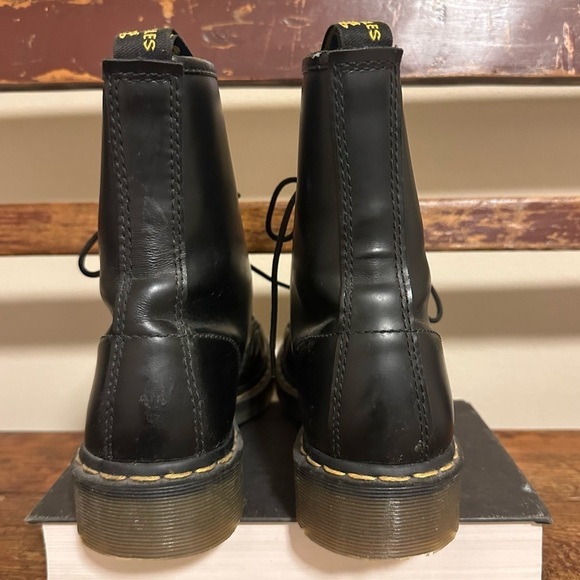 Dr. Martens 1460 Black Smooth Leather Lace Up Boots 8 Hole Classic Military Docs - Picture 10 of 14